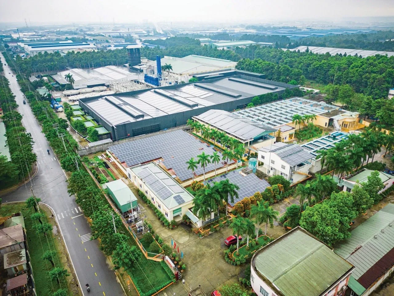 Khu c&ocirc;ng nghiệp th&uacute;c đẩy kinh tế địa phương