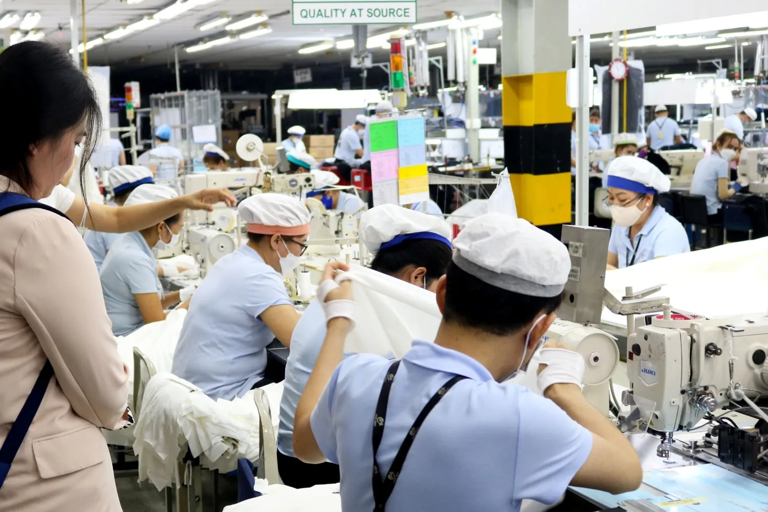 Nhiều khu c&ocirc;ng nghiệp may mặc được đầu tư ho&agrave;n thiện