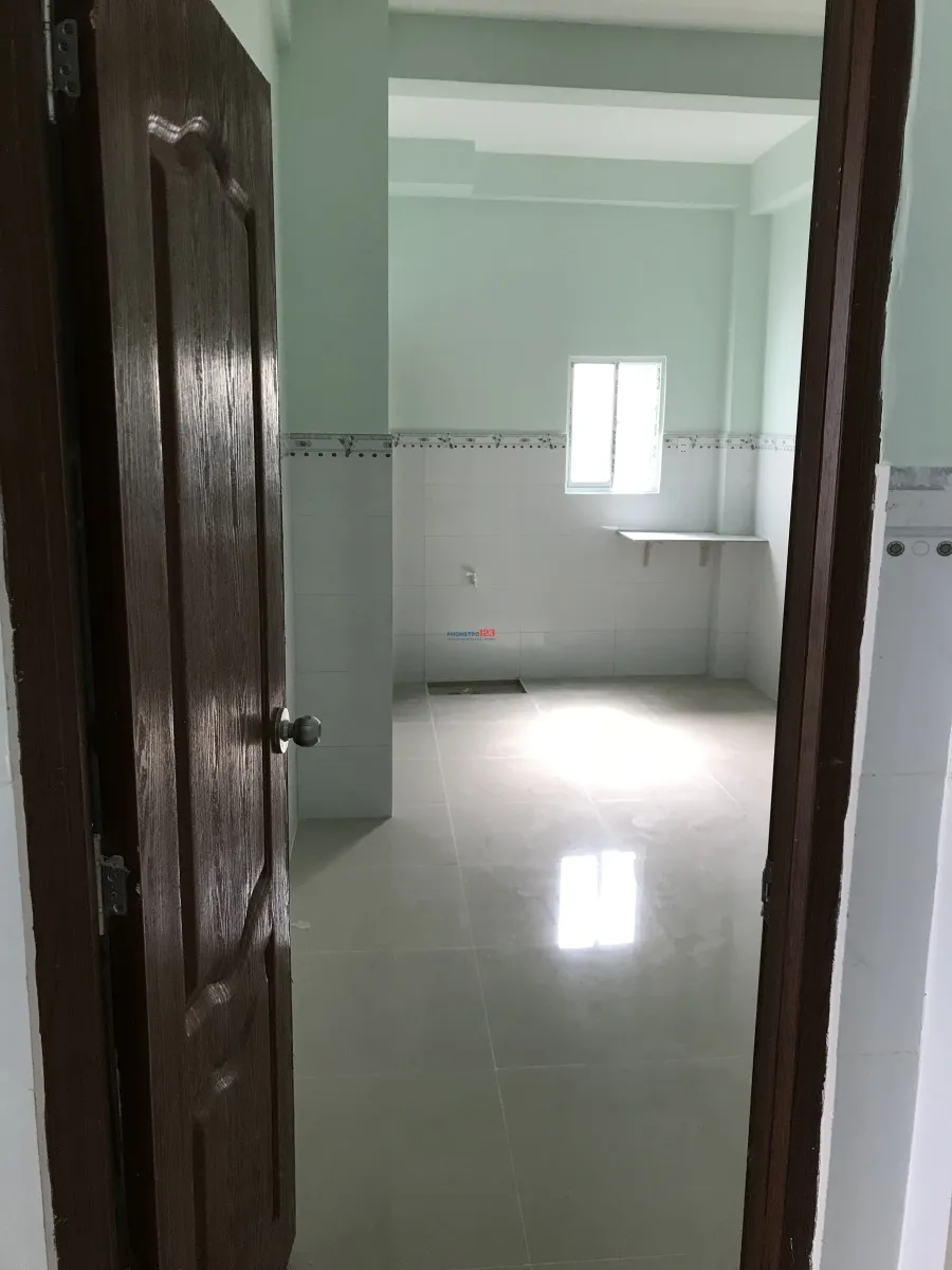 Cho thuê Phòng có máy lạnh cách trường ĐH Công thương 300met và TTTM Aoen.