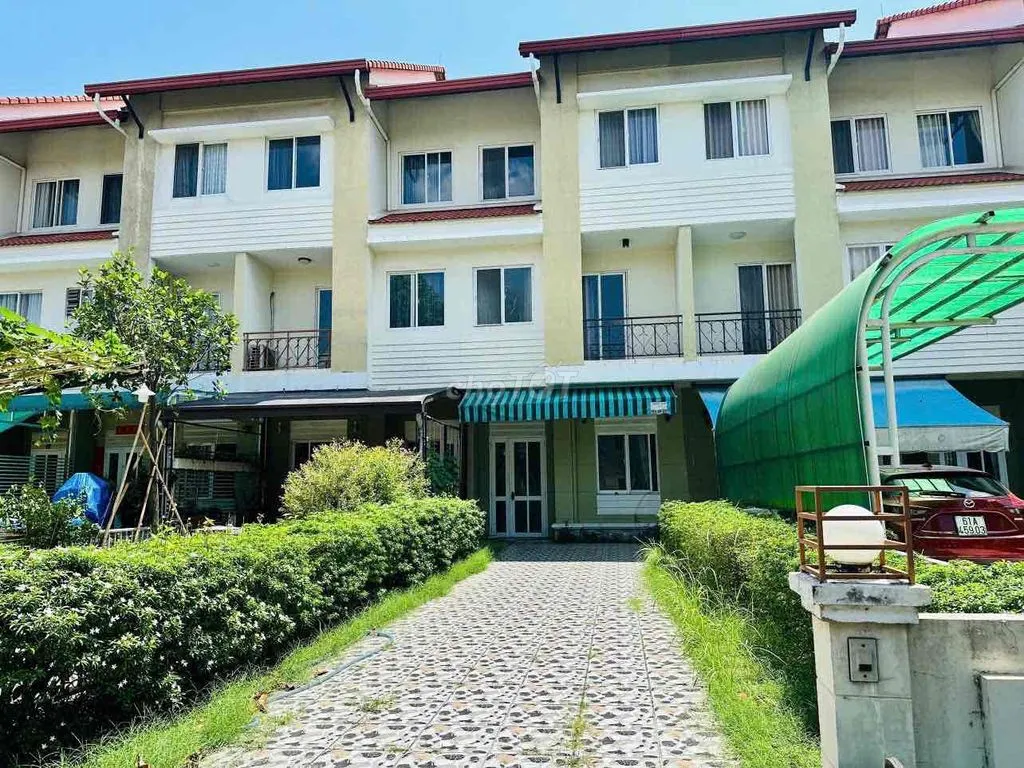 nhà OASIS VIỆT SING,150m2,kế VSIP1,đầy đủ nội thất,sân xe hơi