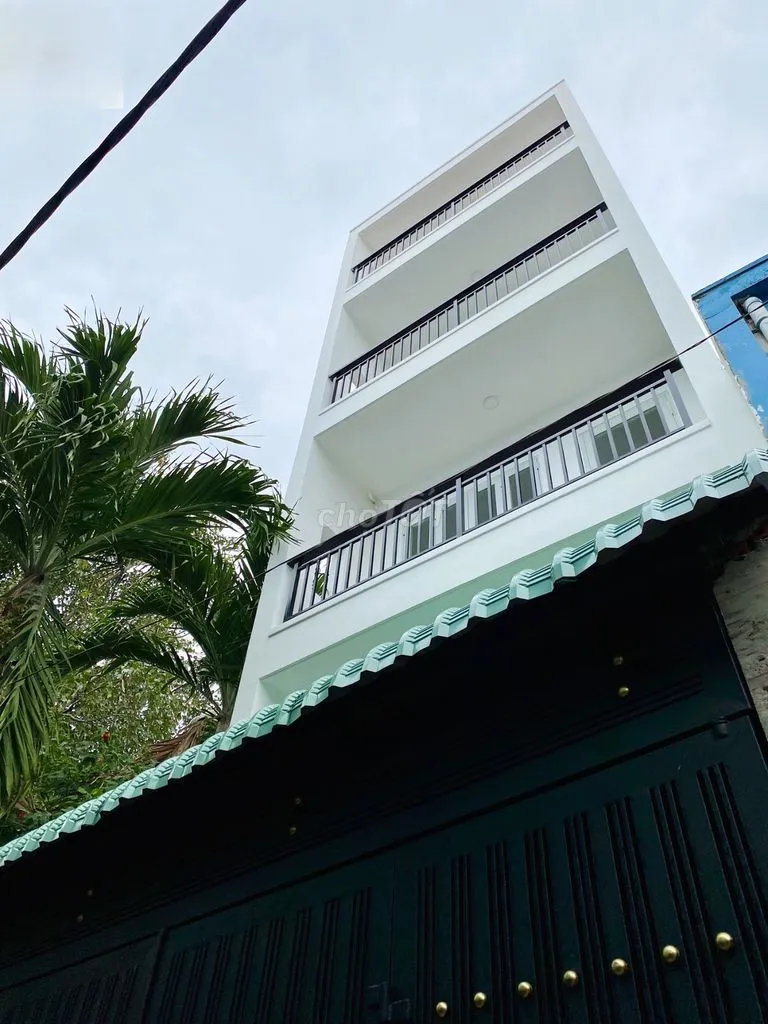 Phòng mới xây, ban công, sẵn nội thất. Ngay VINCOM Phan Văn Trị