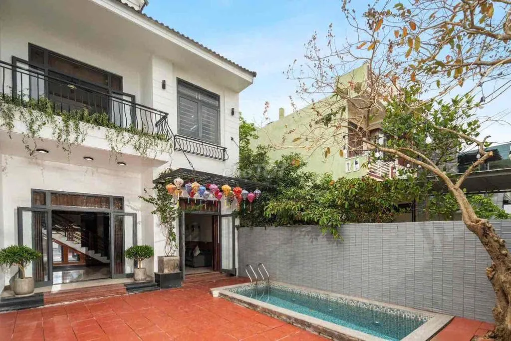 Cho thuê villa 4PN đường Nguyễn Duy Trinh có hồ bơi