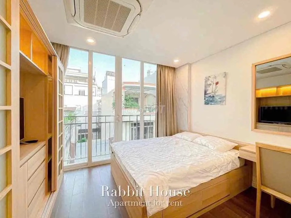 Cho thuê căn hộ dịch vụ full nội thất ban công Hai Bà Trưng Quận 1