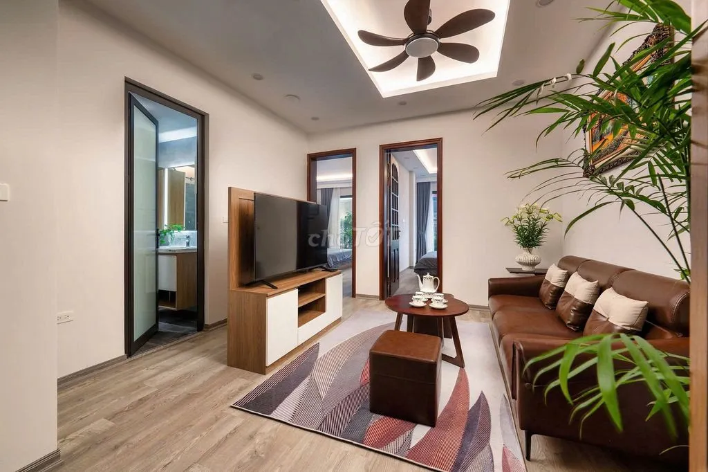 Cho thuê căn hộ Kim Mã 60m², 2PN, ban công Đông Nam, có thang máy