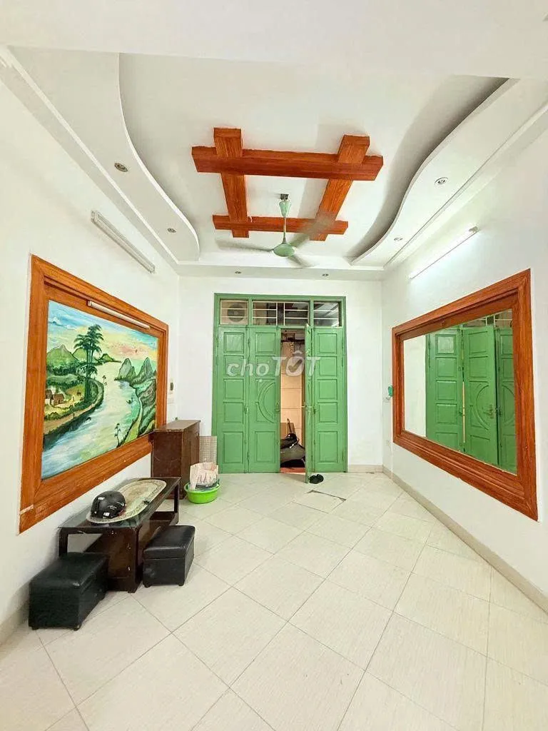 Cho thuê nhà Hoàng Hoa Thám 30m2 x 5 tầng gần bách thảo đủ đồ chỉ 12tr