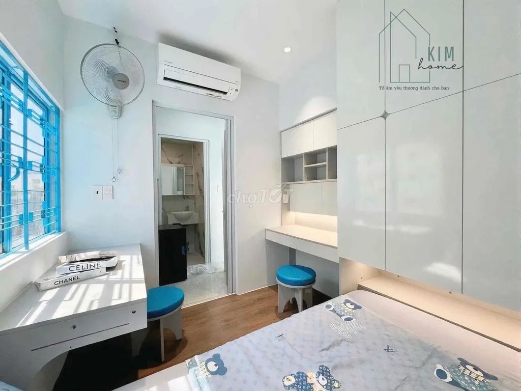 Phòng trọ tách bếp cửa sổ trời đầy đủ nội thất gần chợ Tân Định