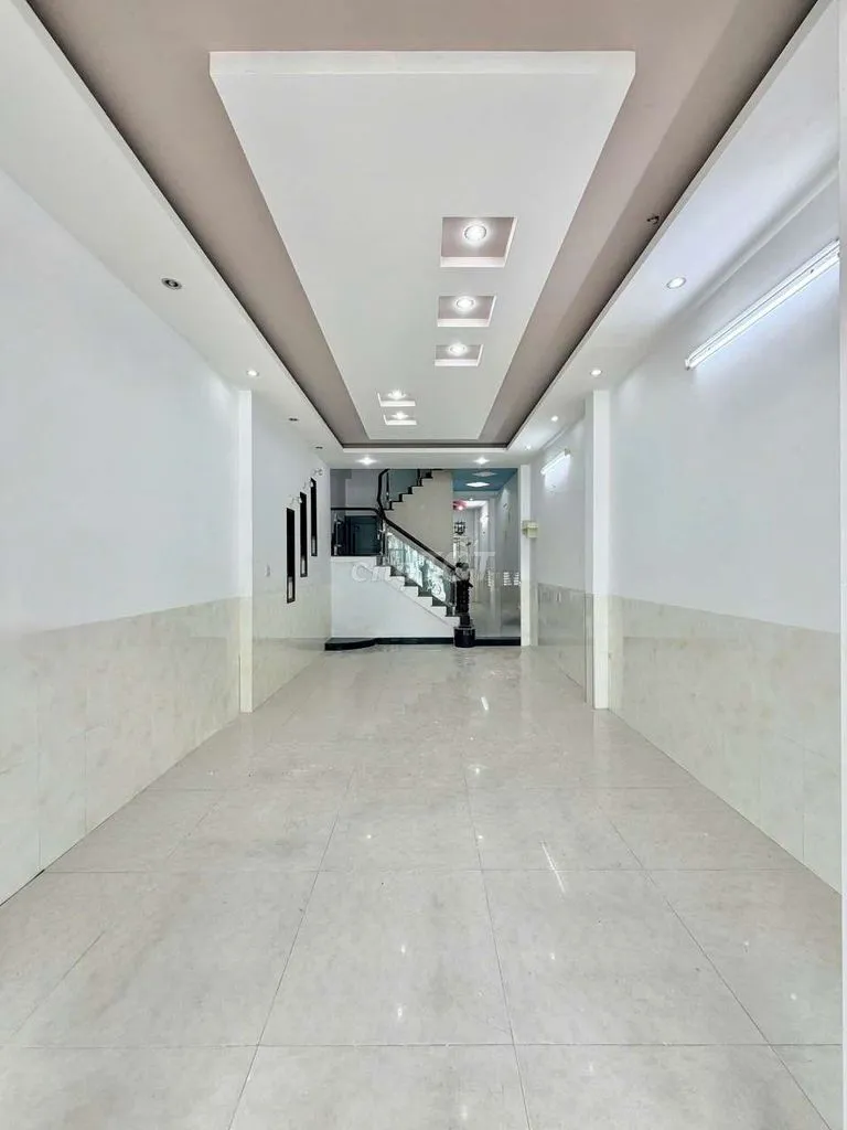 Nhà 2 lầu 4PN đường Lê Chân 12tr tluong