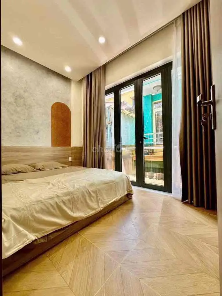 CHO THUÊ NHÀ TÂN ĐỊNH QUẬN 1 – FULL NỘI THẤT – 3PN – 18TR