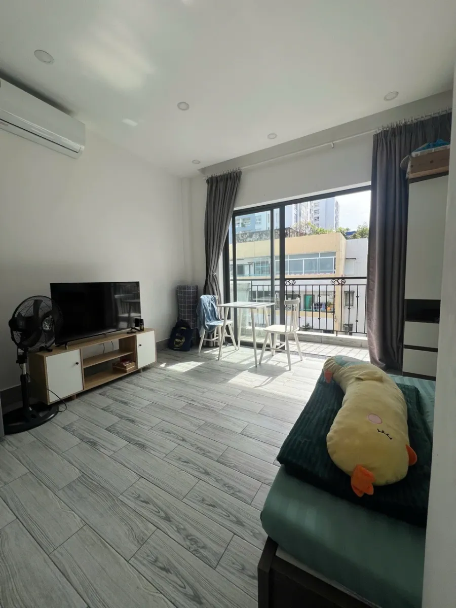 STUDIO BAN CÔNG FULL NỘI THẤT NGAY ĐH VĂN HIẾN QUẬN TÂN BÌNH