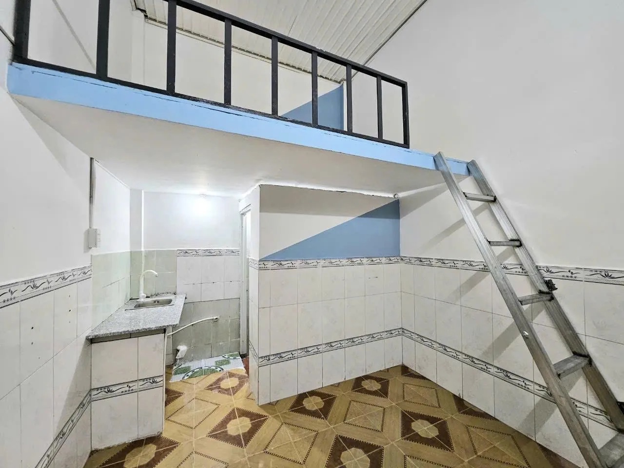 Phòng trọ gác lửng mới, đẹp tại Bế Văn Đàn