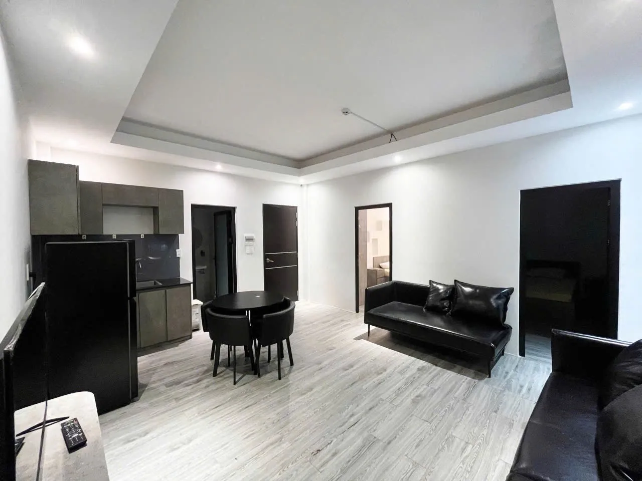 Trọ 2pn full nt, tiện di chuyển sân bay, Q1