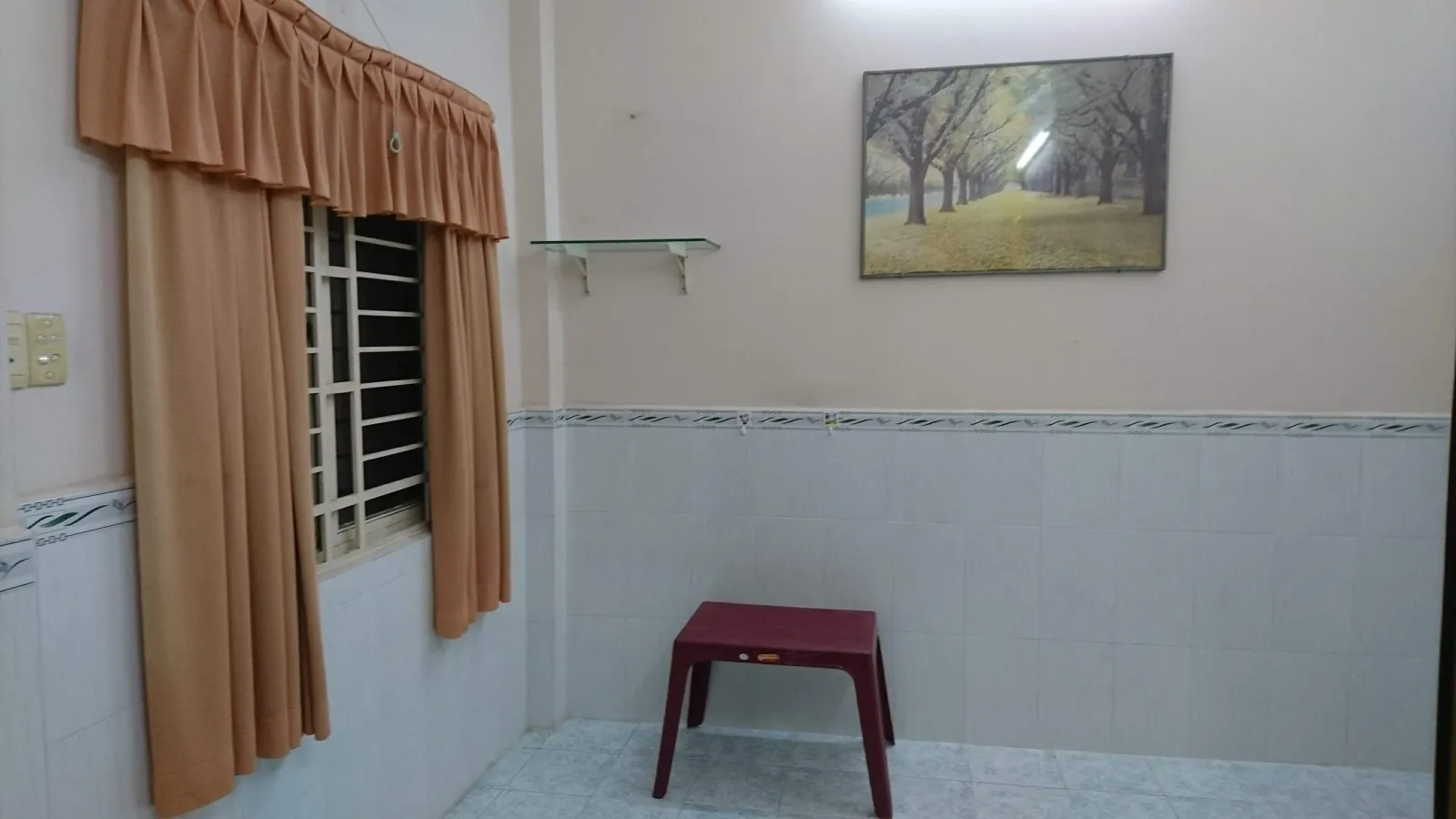 Cho thuê phòng trung tâm Quận 10, đầy đủ tiện nghi , máy lạnh, máy nước nóng