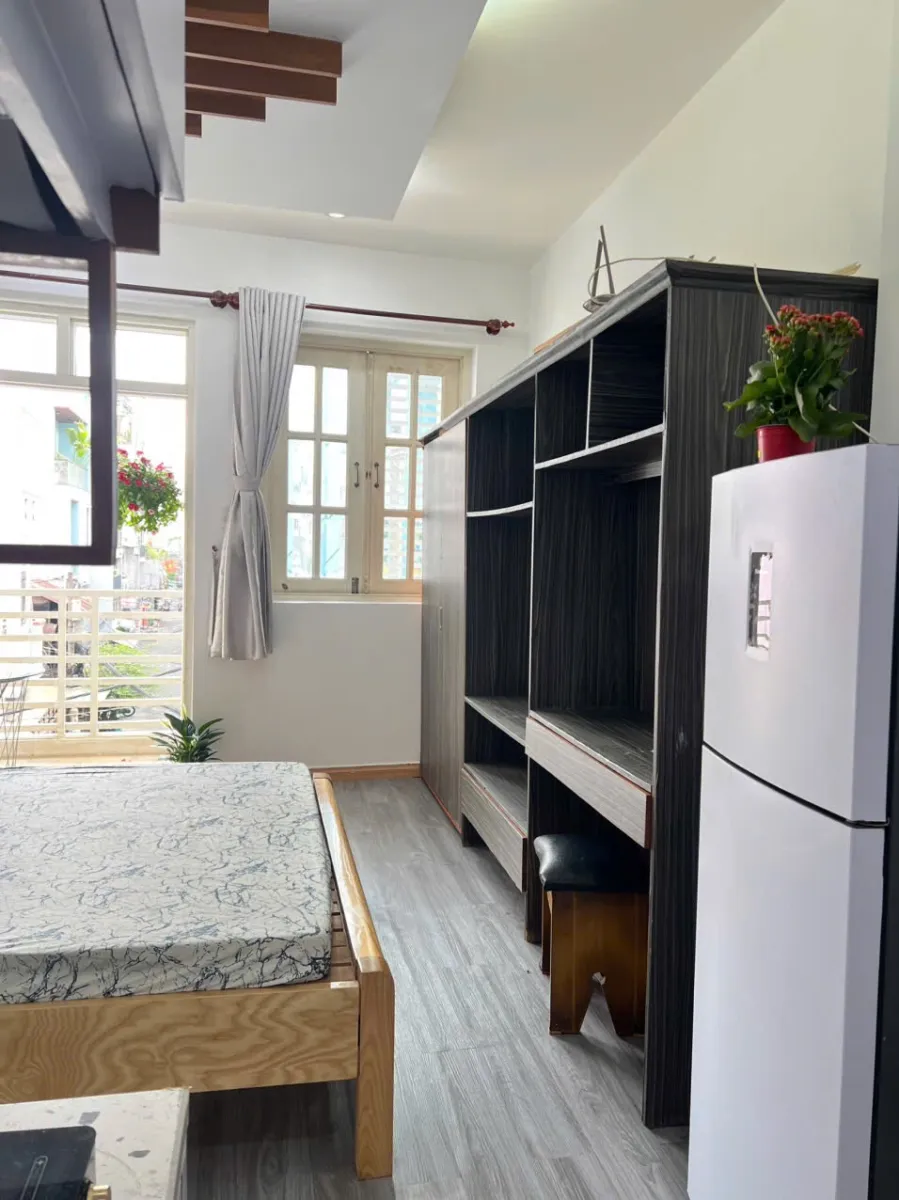 Phòng ban công, full nội thất đường Xô Viết Nghệ Tĩnh