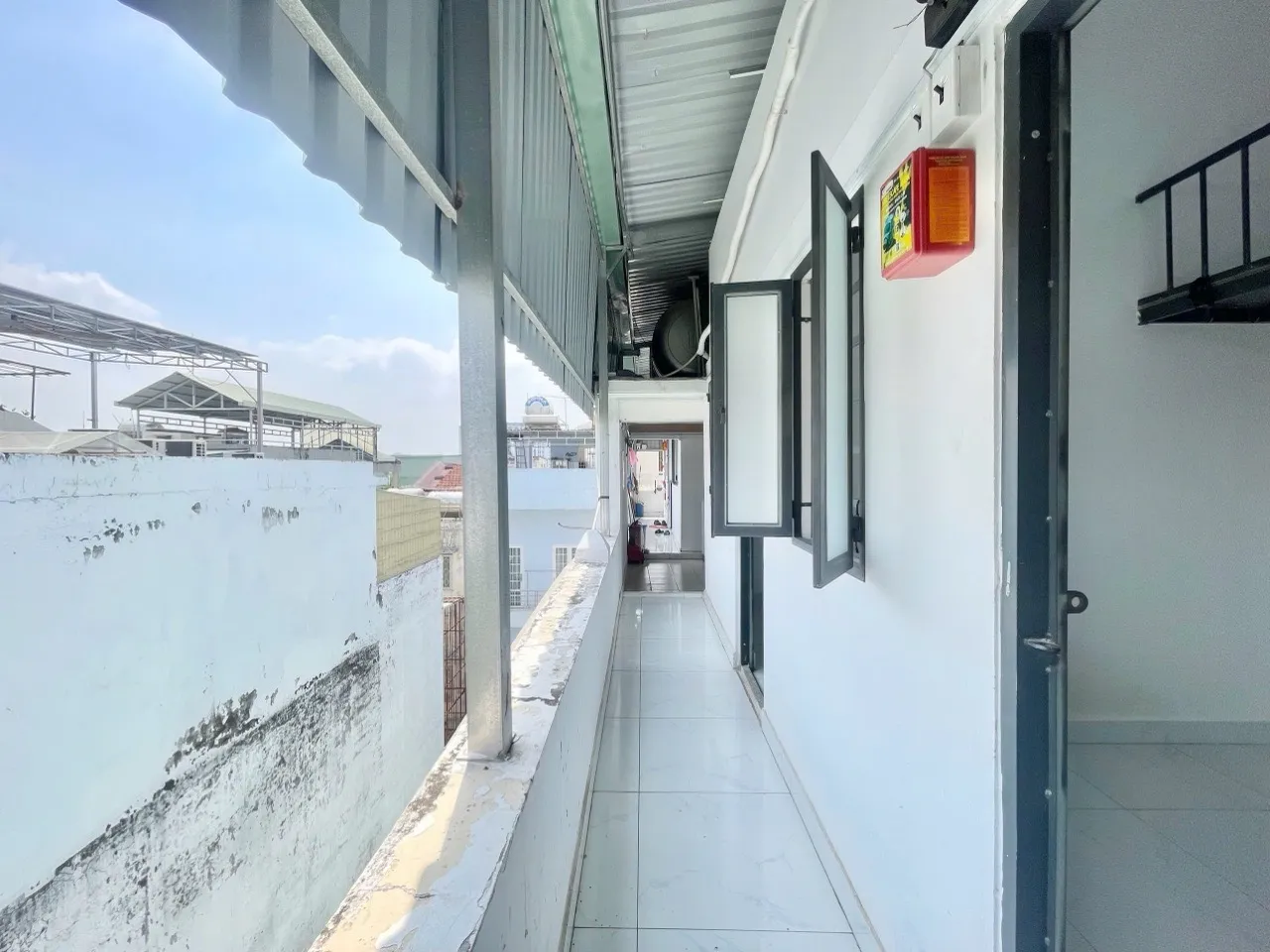 PHÒNG TRỌ SIÊU THOÁNG CÓ BAN CÔNG GIÁ SIÊU RẺ