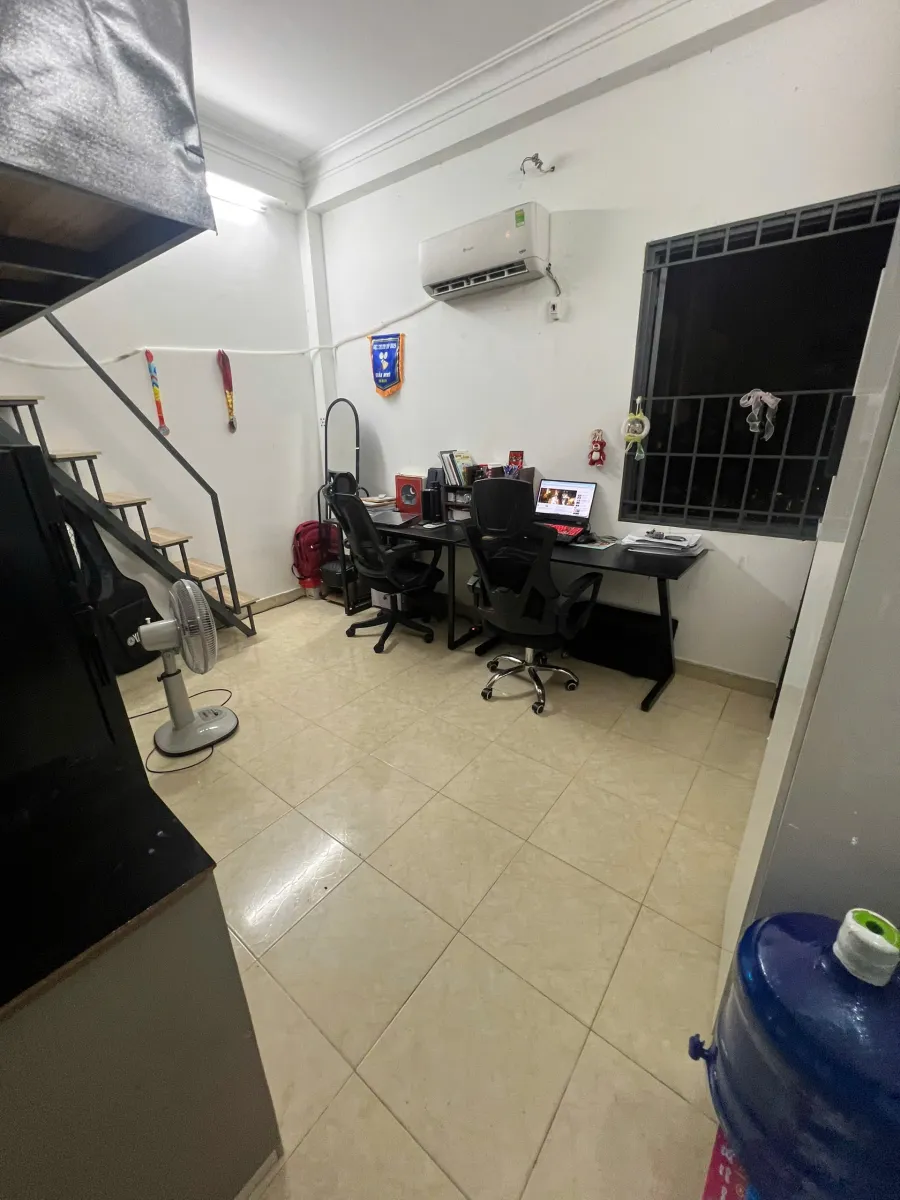 Mình cần pass lại phòng trọ tại hẻm 920 Nguyễn Kiệm, phường Hạnh Thông, TP.HCM