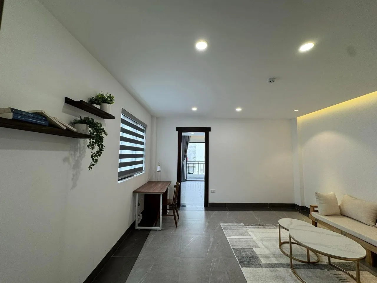 Cho thuê căn hộ 1 ngủ 1 khách tại ngõ 23 đường Xuân La