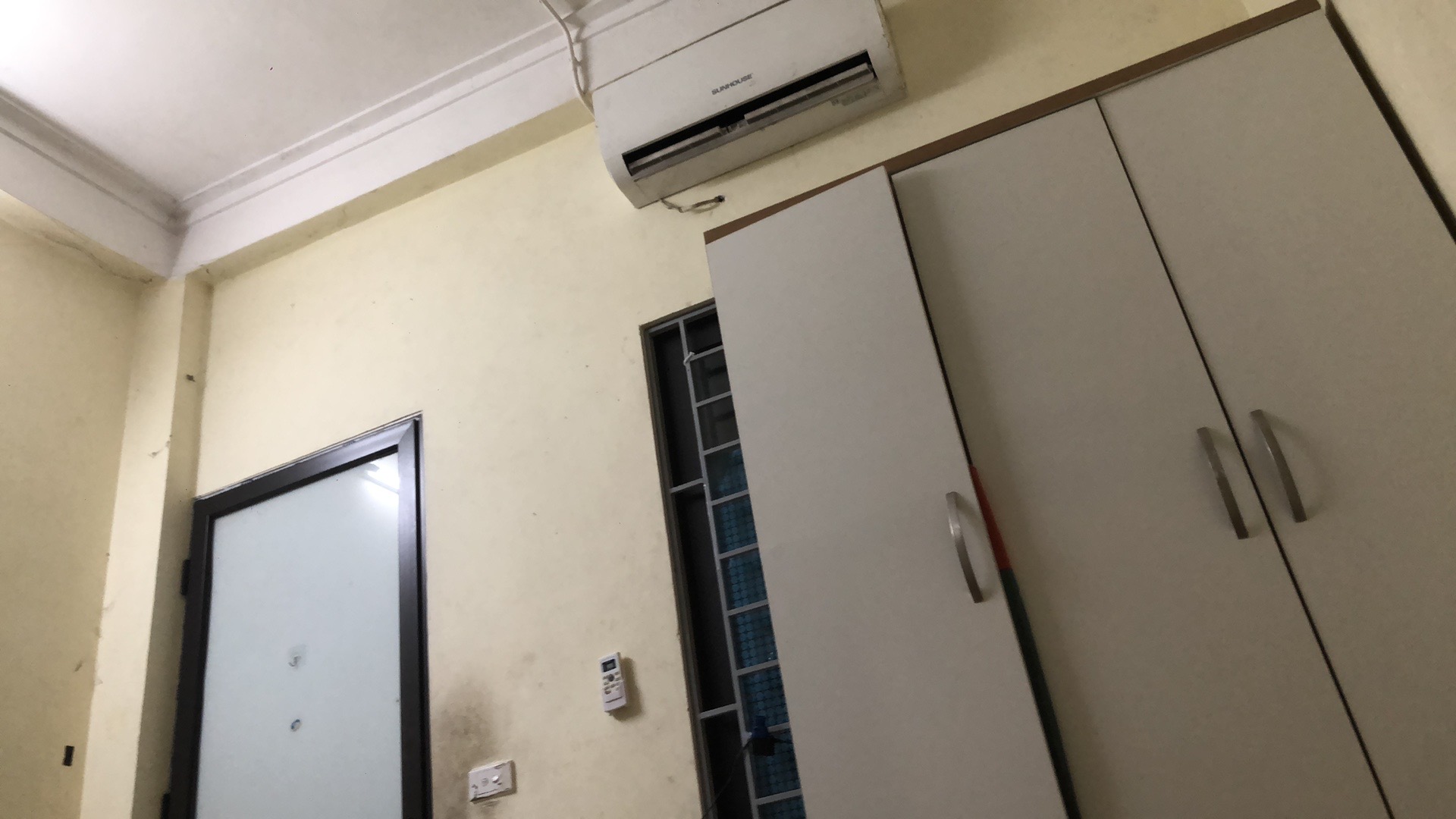 Tìm 1 bạn nam ở ghép với 2 người 