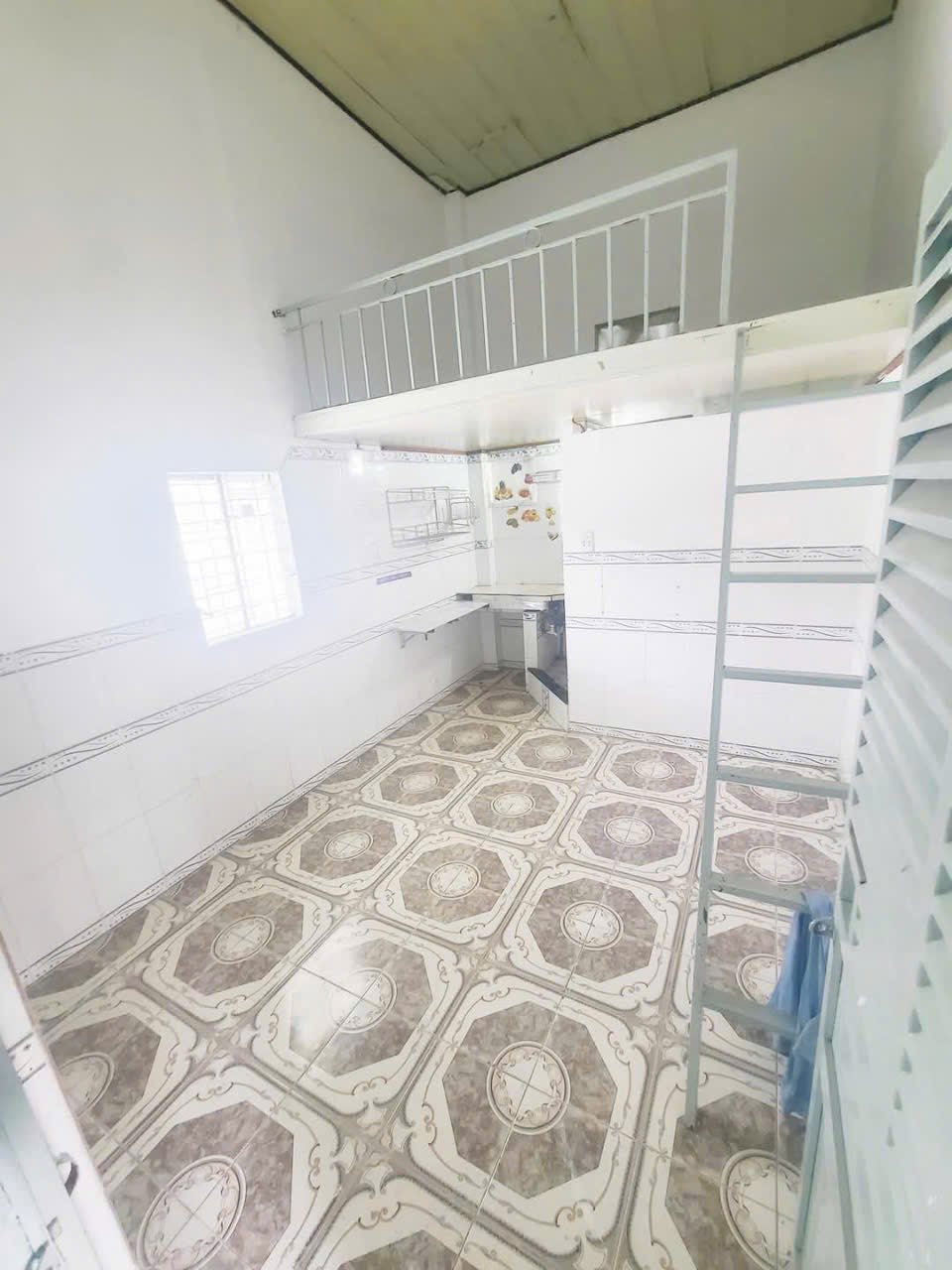  Nhà Trọ Số 300, Đường Nguyễn Tri Phương, Dĩ An, Bình Dương
