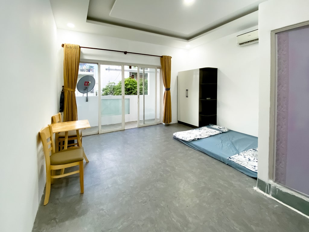 Phòng 319D9 tầng 2 có ban công nhỏ giá 6 triệu 5