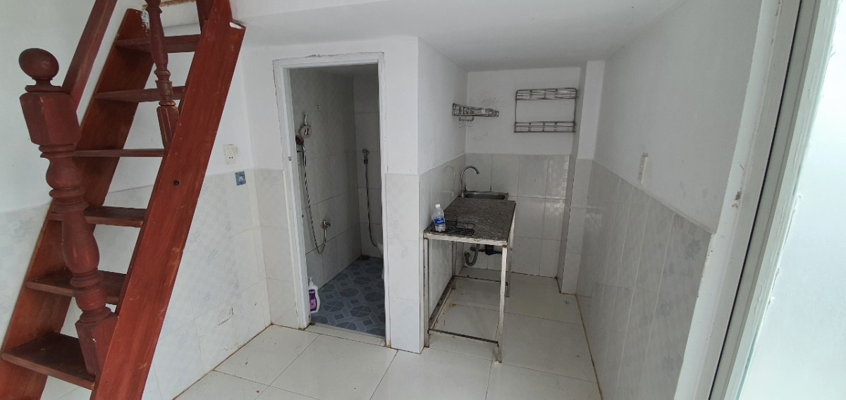 Phòng gác lửng có ban công 
